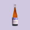 Bouteille VIBING 75 cl, étiquette lilas CAMA NA(tural) BEER, sur fond lilas